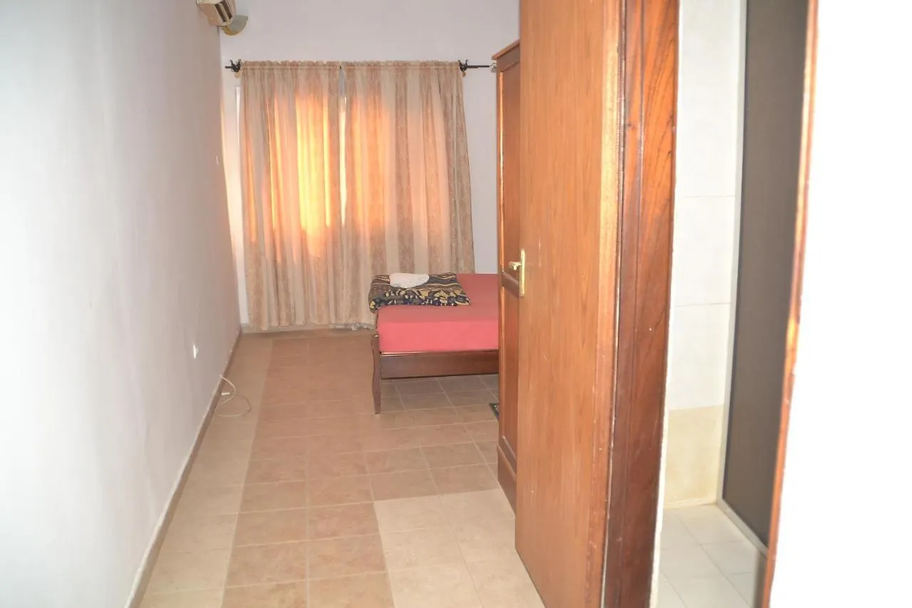 **  Hotel Residence Gogo Sara Dakar Senegal